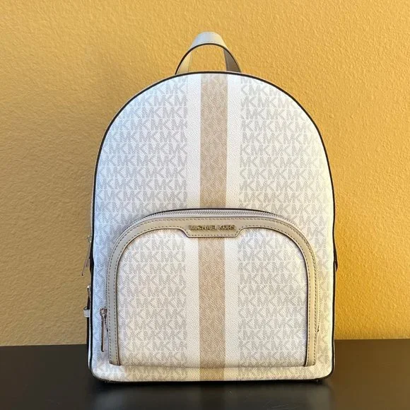 Michael Kors Jaycee Large Zip Pocket Backpack 
Light Sand Michael Kors Jaycee Large Backpack Vanilla White MK  main image 2